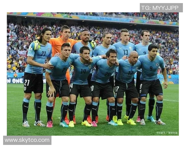 足球巨星风采与激情配乐剪辑展现运动之美与荣耀时刻